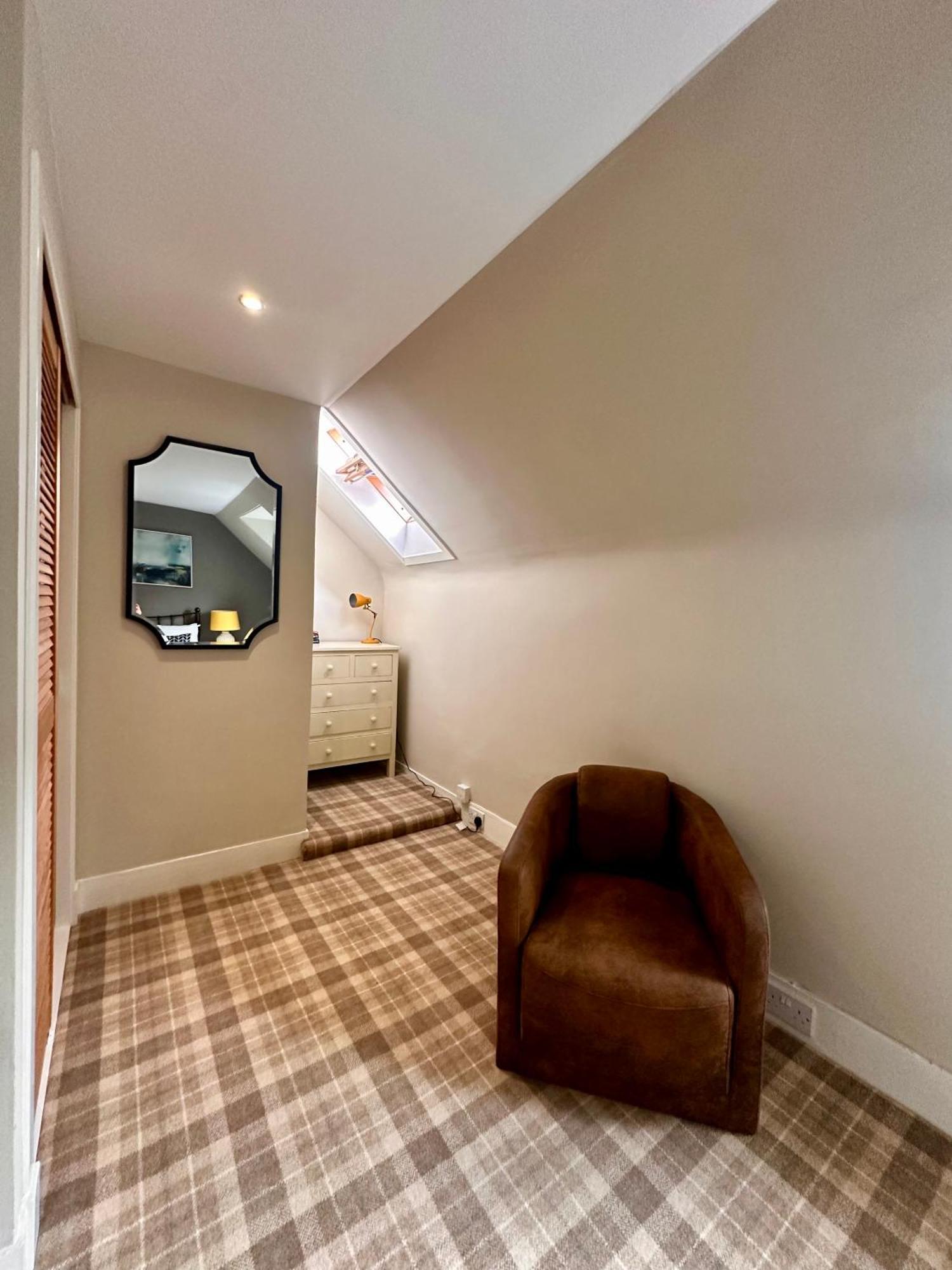 Warm And Cosy Centre House