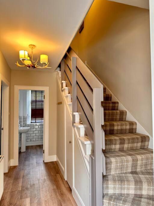 Апартаменты Warm And Cosy Centre House